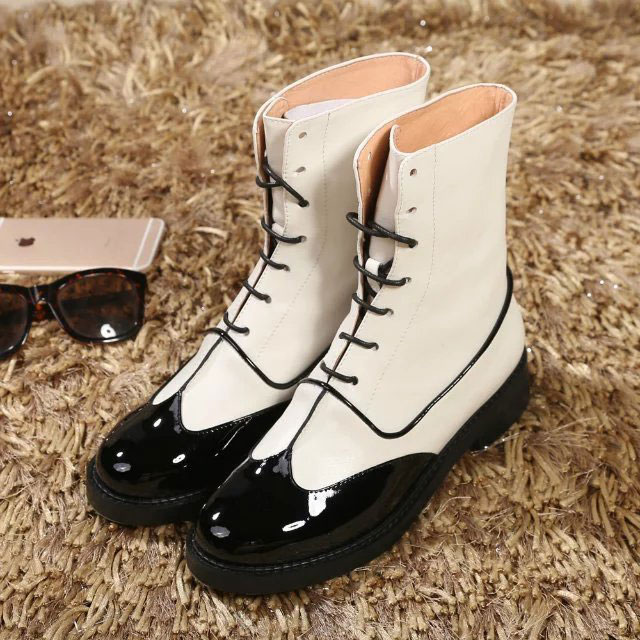 2016 chanle women Boots in Patent leather