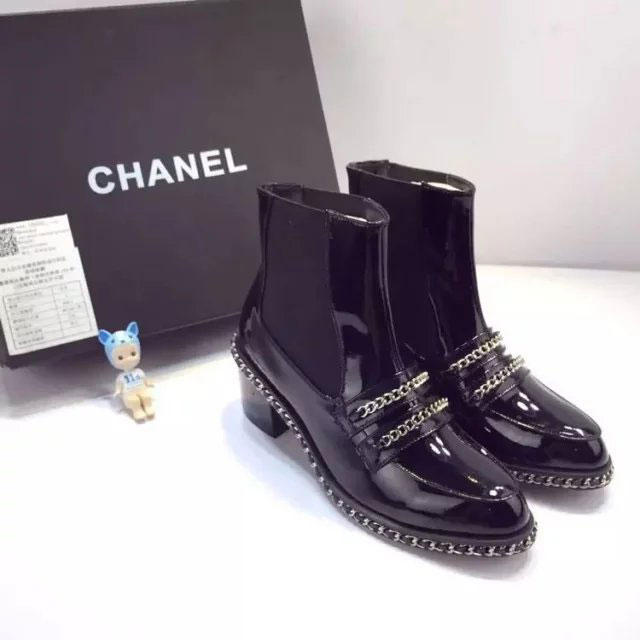 2016 chanle women Boots in Patent leather