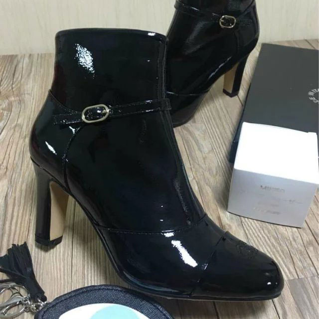 2016 chanle women Boots in Patent leather