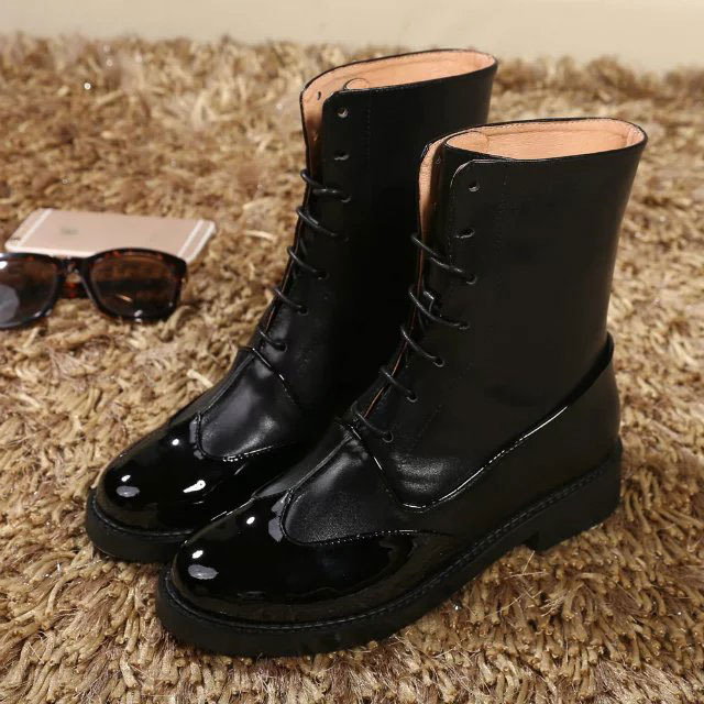 2016 chanle women Boots in Patent leather