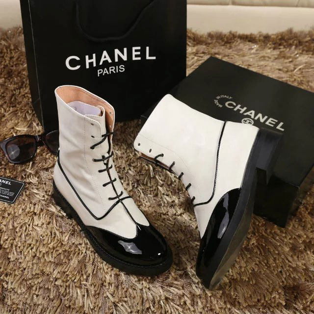 2016 chanle women Boots in Patent leather