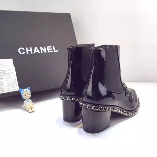 2016 chanle women Boots in Patent leather