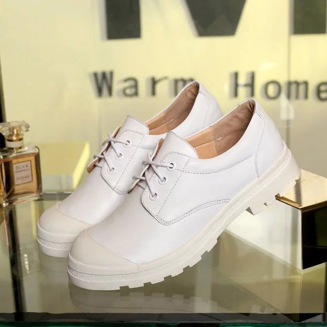 2016 chanle women Casual shoes in Calfskin Leather