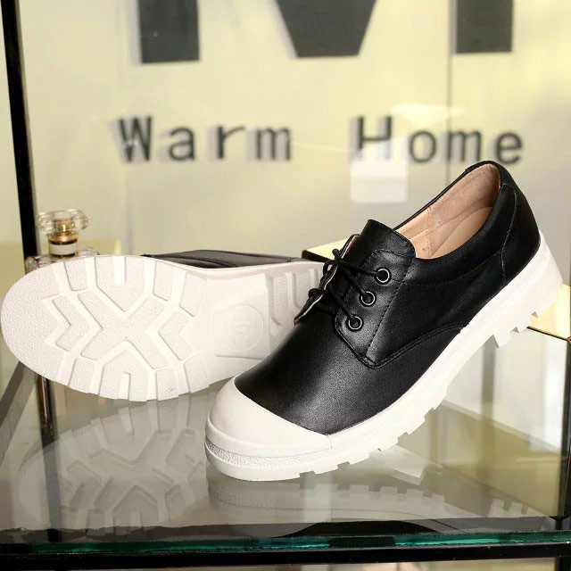 2016 chanle women Casual shoes in Calfskin Leather