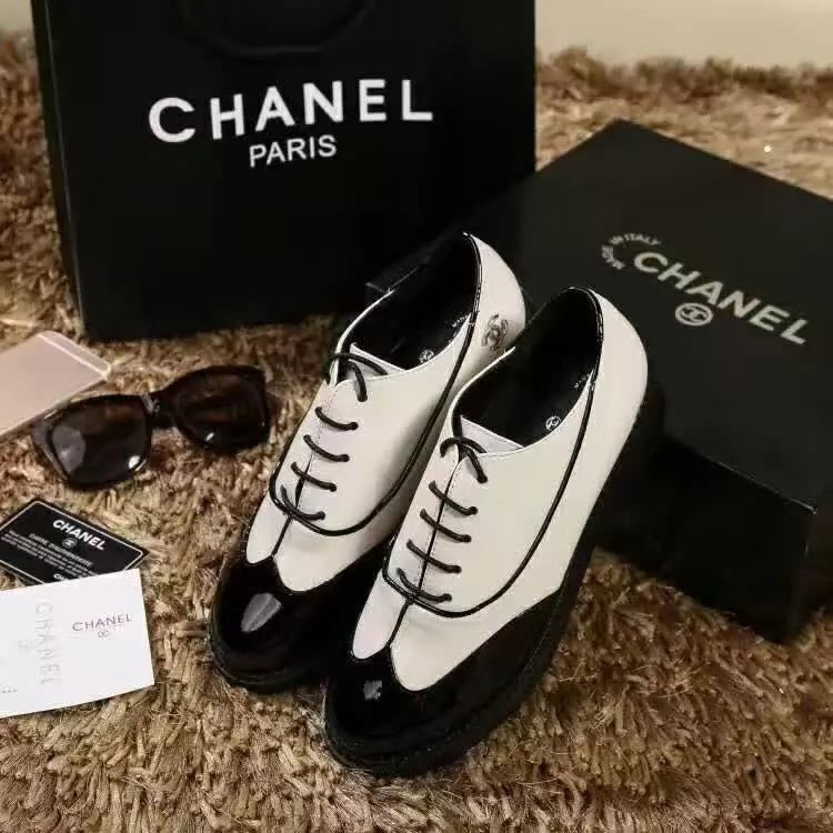 2016 chanle women Casual shoes in Patent leather