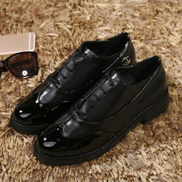 2016 chanle women Casual shoes in Patent leather