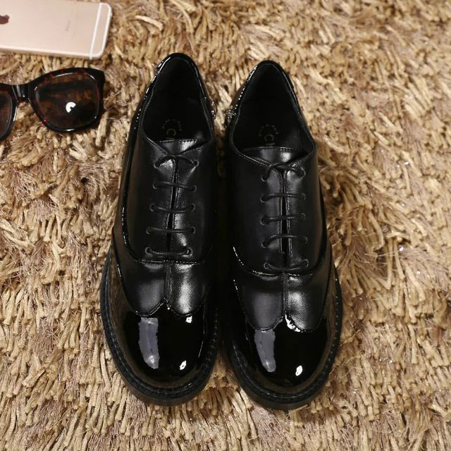 2016 chanle women Casual shoes in Patent leather