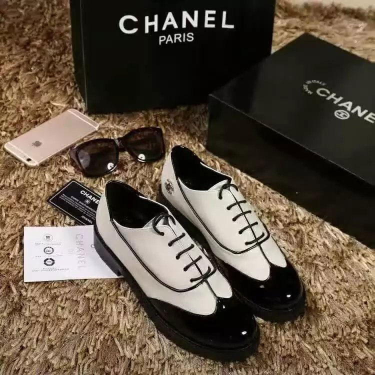 2016 chanle women Casual shoes in Patent leather