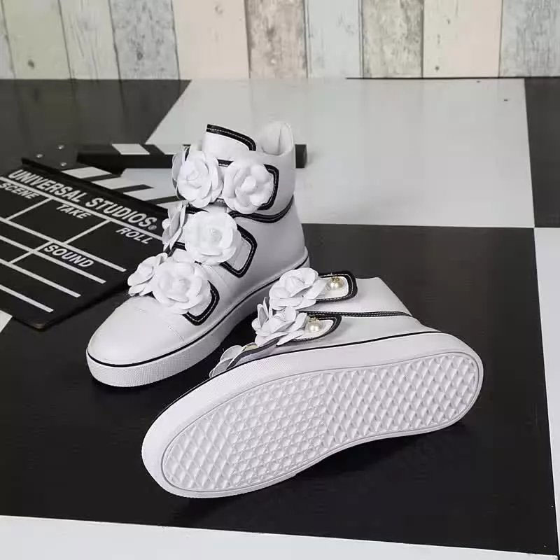 2016 chanle women Sneakers shoes in Calfskin leather