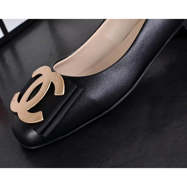 2016 chanle women shoes in Calfskin leather