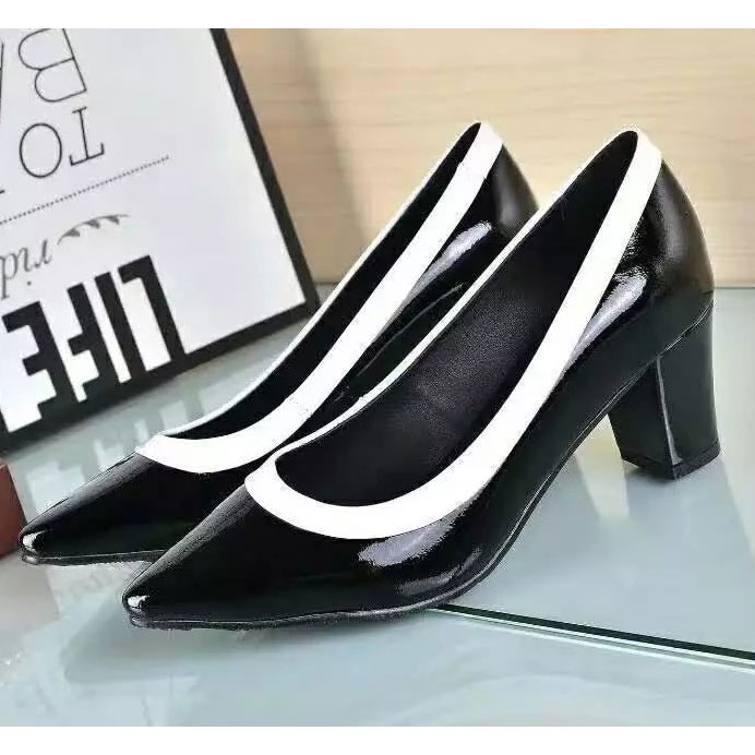 2016 chanle women shoes in Patent leather