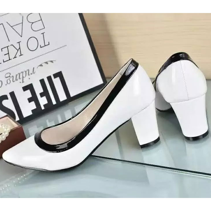 2016 chanle women shoes in Patent leather