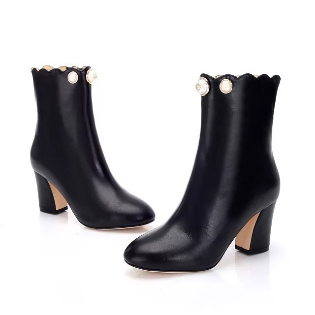 2016 gucci women Boots in Calfskin leather