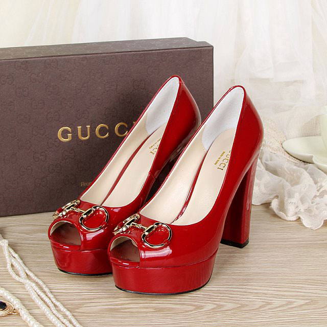 2016 gucci women high-heeled shoes in Patent leather