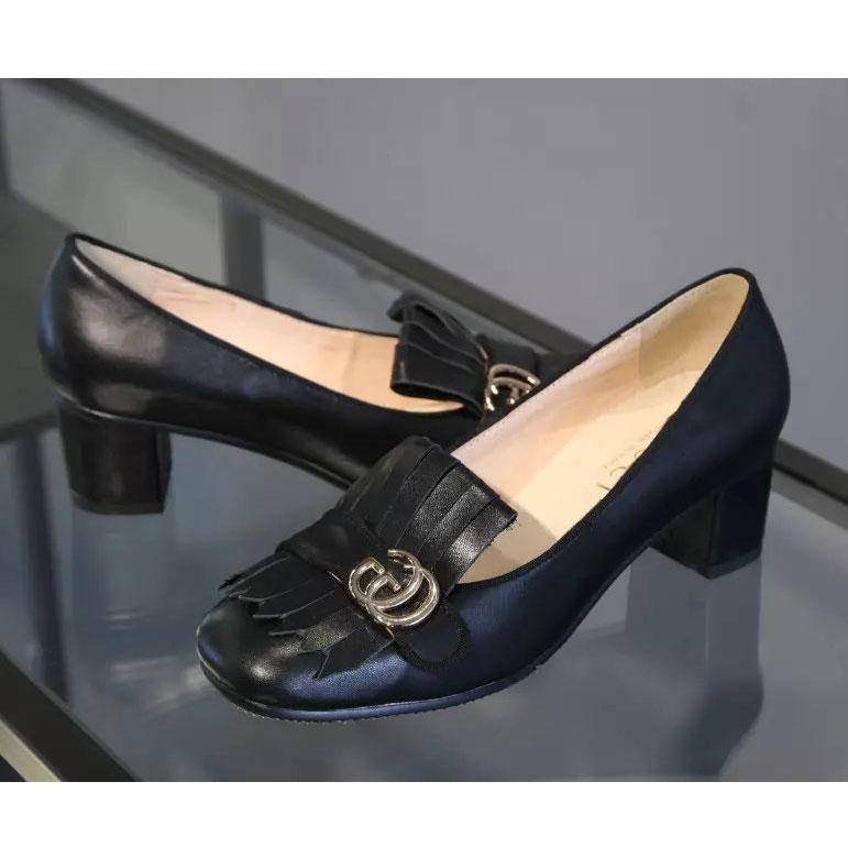 2016 gucci women shoes in Cowhide Leather