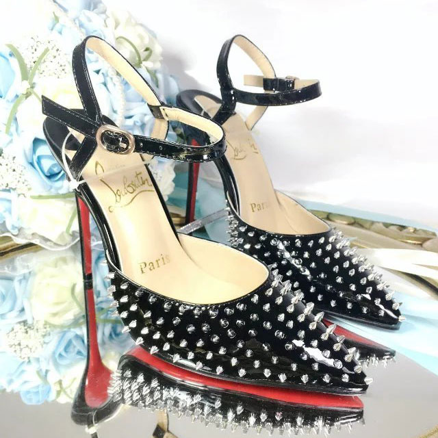 2016 latest Christian Louboutin high-heeled shoes with rivet