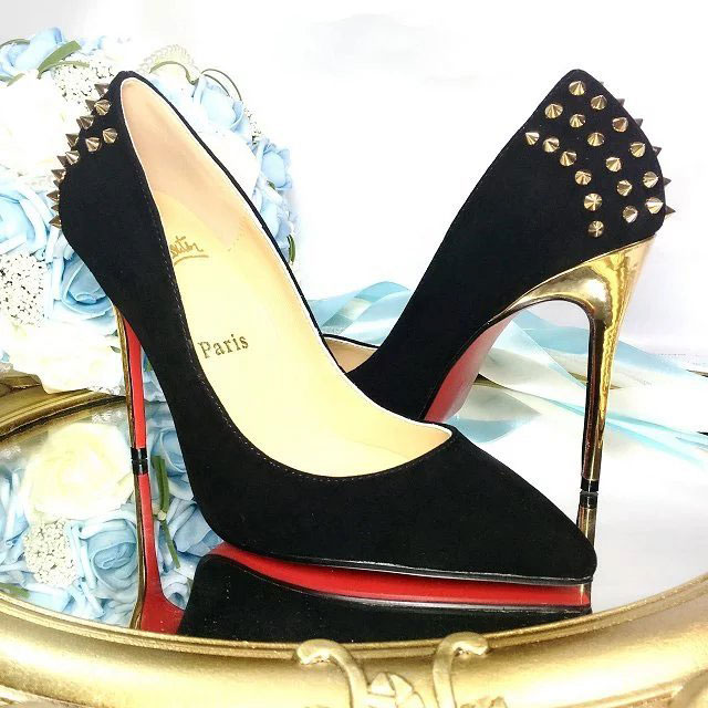 2016 latest Christian Louboutin high-heeled shoes with rivet