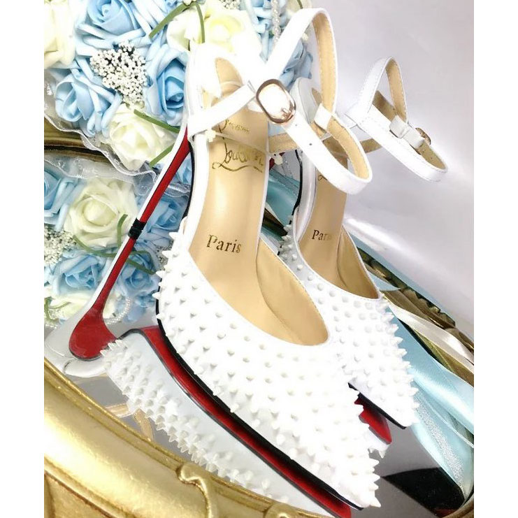 2016 latest Christian Louboutin high-heeled shoes with rivet