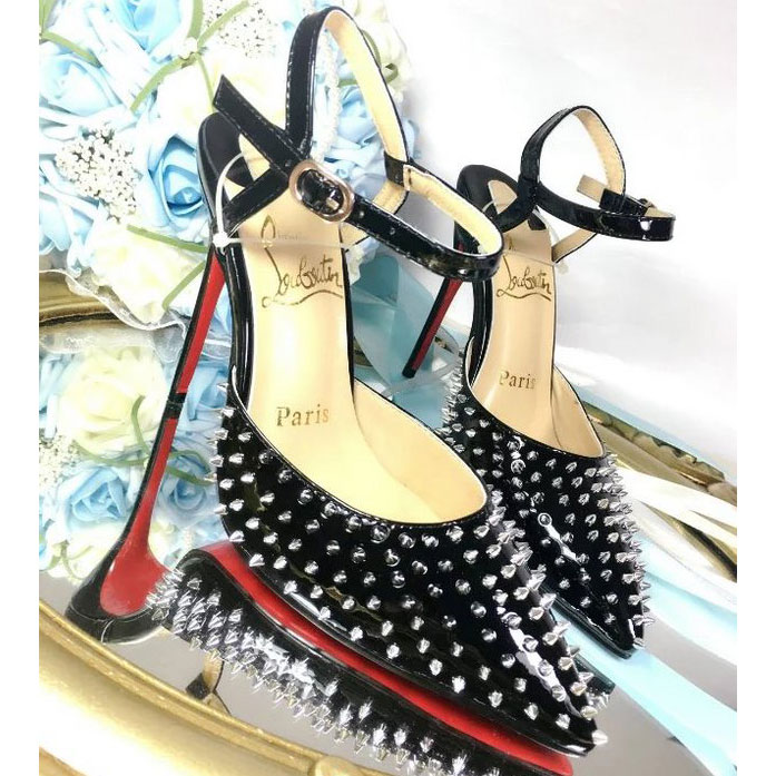 2016 latest Christian Louboutin high-heeled shoes with rivet