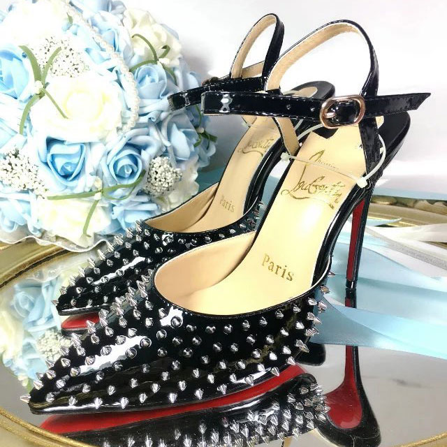 2016 latest Christian Louboutin high-heeled shoes with rivet