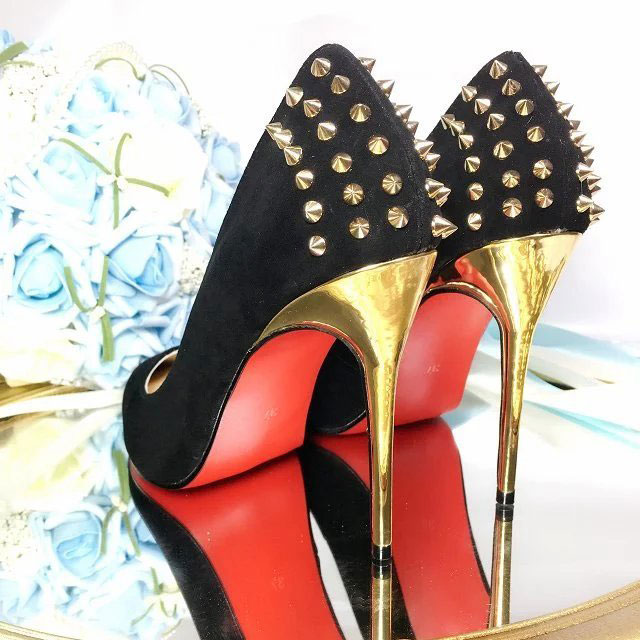 2016 latest Christian Louboutin high-heeled shoes with rivet