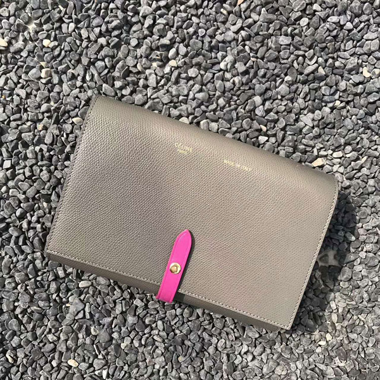 2017 CELINE CLUTCH ON STRAP IN GRAINED AND SHINY CALFSKIN