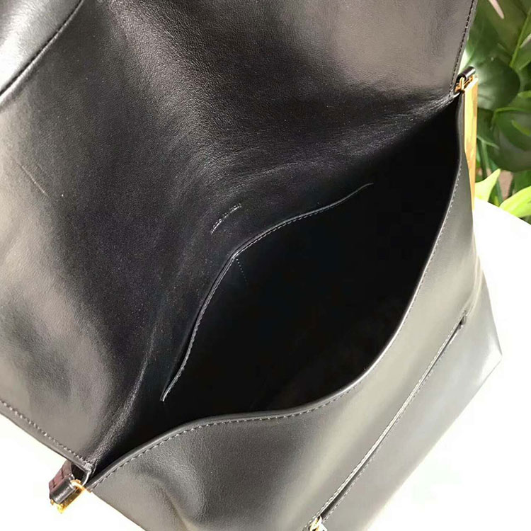 2017 CELINE SHOULDER BAG IN SOFT CALFSKIN