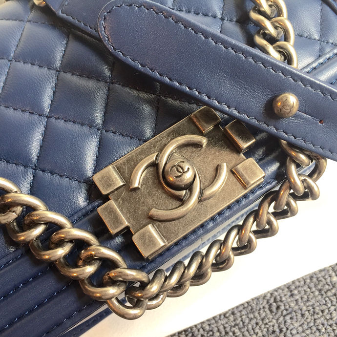 2017 Chanel Boy Flap Shoulder Bag Lambskin Leather A67086 Blue