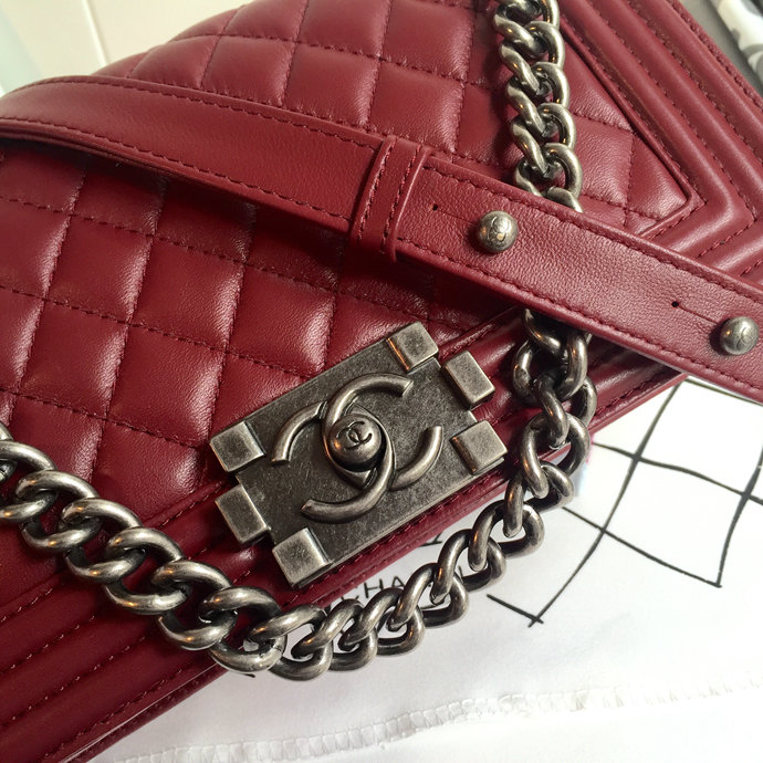 2017 Chanel Boy Flap Shoulder Bag Lambskin Leather A67086 Burgundy