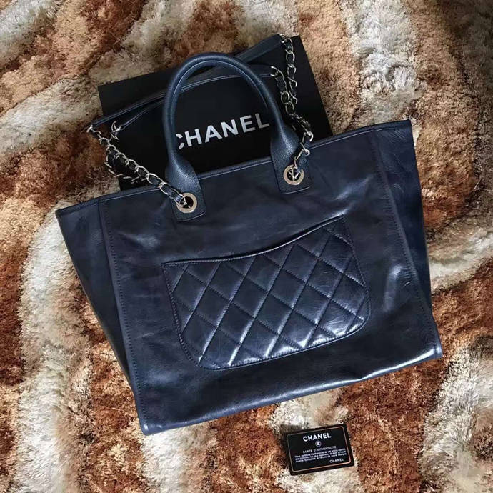 2017 Chanel Large Tote Shopper Bag Original Iridescent Leather A68046 Blue