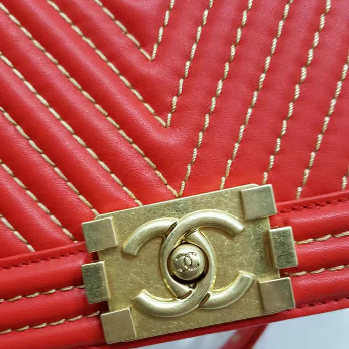 2017 Chanel Le Boy Flap Shoulder Bag A92493 Red with Gold hardware