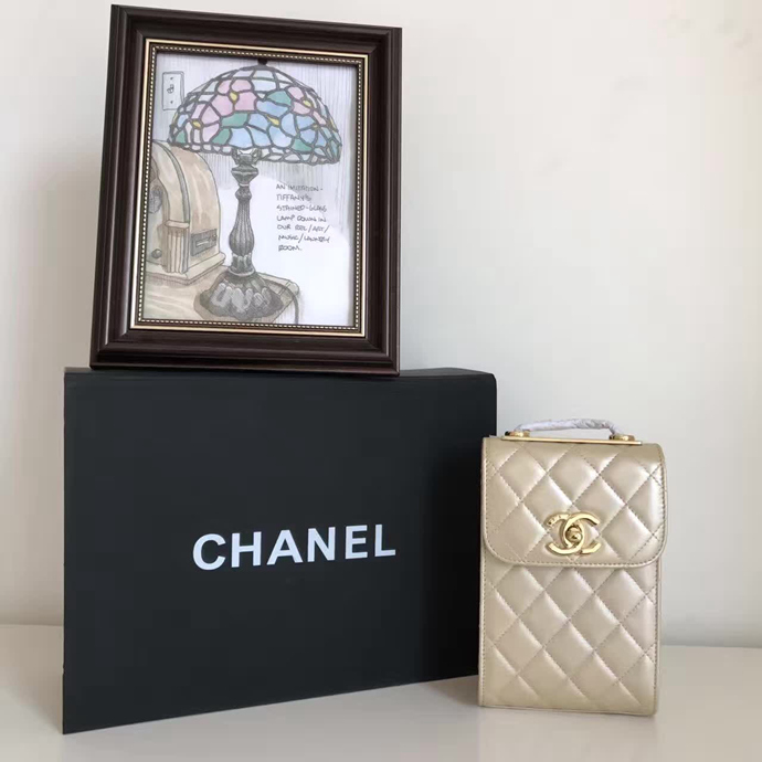 2017 Chanel Phone bag Gold Original Sheepskin leather A79301 Gold