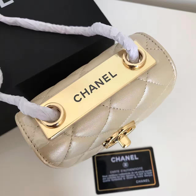 2017 Chanel Phone bag Gold Original Sheepskin leather A79301 Gold