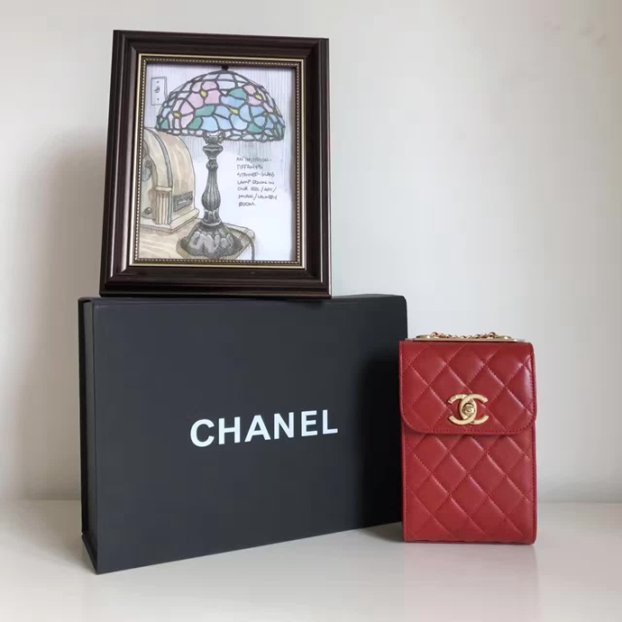 2017 Chanel Phone bag Red Original Sheepskin leather A79301 Gold