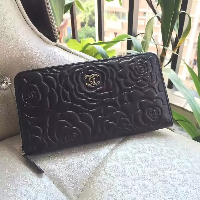 2017 Chanel Zip Around Wallet Black Original Sheepskin leather A50085 Silver hardware