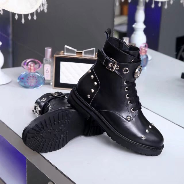 2017 Fendi women Boot in Calfskin leather with rivet