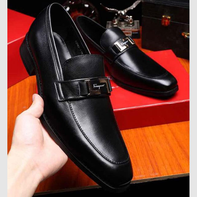 2017 Ferragamo men shoes in Calfskin leather