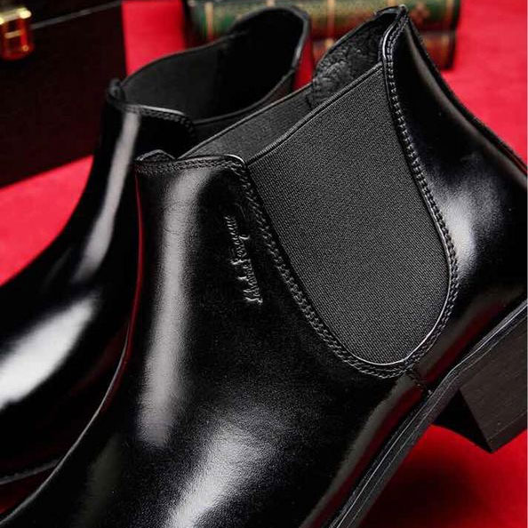 2017 Ferragamo men shoes in Calfskin leather