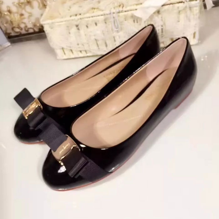 2017 Ferragamo women Flat shoes in Patent leather