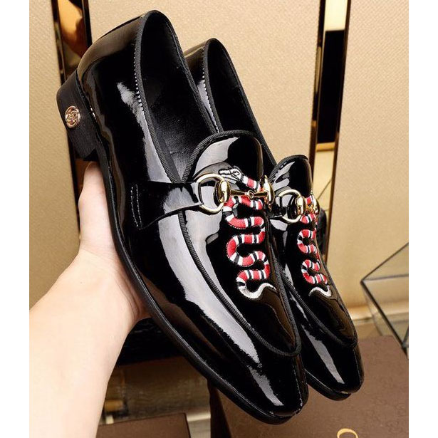 2017 Gucci men shoes in Patent leather inside Lambskin leather