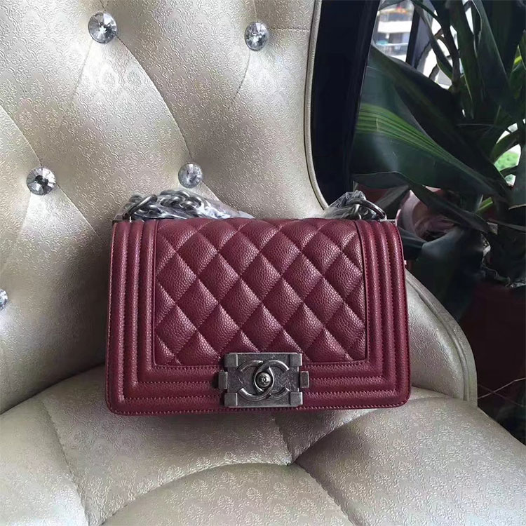 2017 Le Boy Chanel Flap Shoulder Bag Original Caviar Leather A67085 Claret