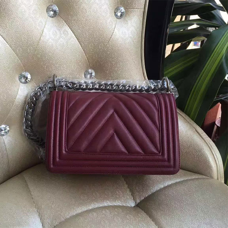 2017 Le Boy Chanel Flap Shoulder Bag Original Lambskin Leather A67085 Claret