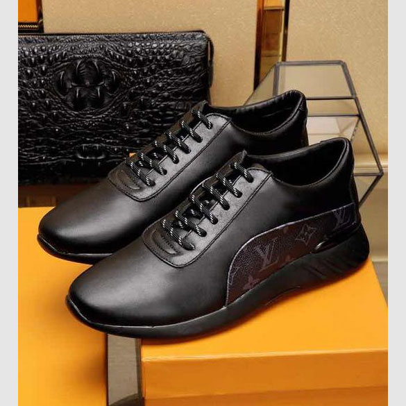 2017 Louis Vuitton men Sneakers shoes in Calfskin leather