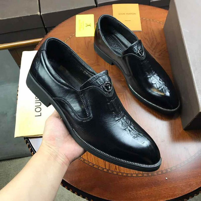 2017 Louis Vuitton men shoes in Calf Leather