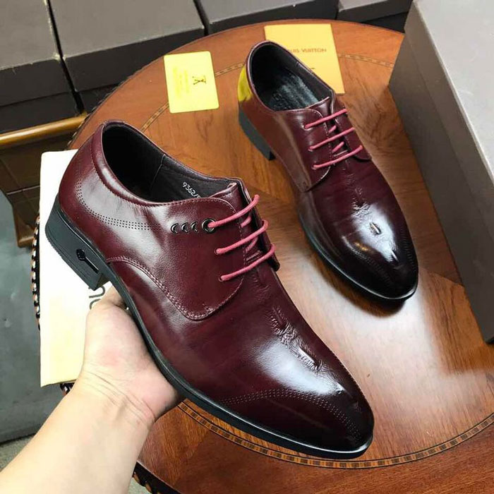 2017 Louis Vuitton men shoes in Calf Leather