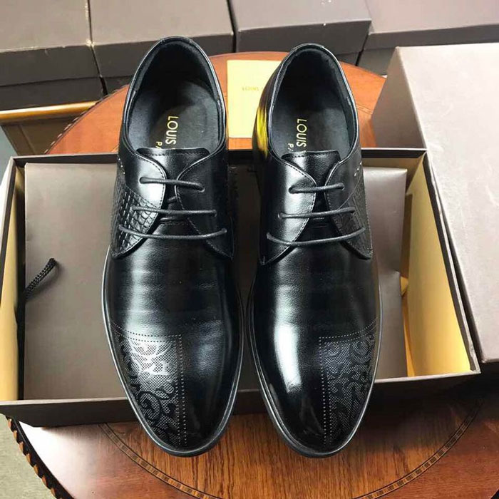 2017 Louis Vuitton men shoes in Calf Leather