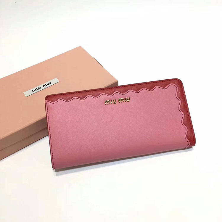 2017 MiuMiu Zipper wallet in Original Calfskin 5ML010