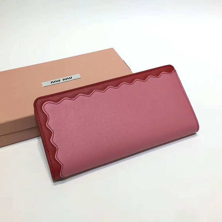 2017 MiuMiu Zipper wallet in Original Calfskin 5ML010