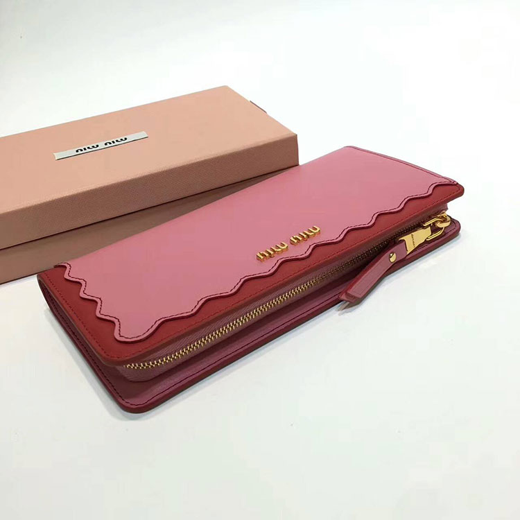 2017 MiuMiu Zipper wallet in Original Calfskin 5ML010