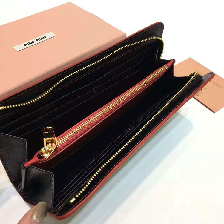 2017 MiuMiu Zipper wallet in Original Calfskin 5ML010